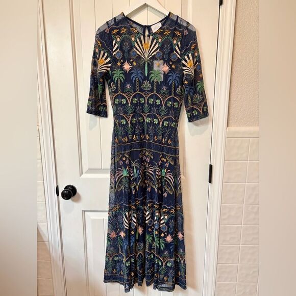 Nwt Johnny Was
Nova Paneled Midi-Dress Embroidered Del Mar Navy - Picture 5 of 11
